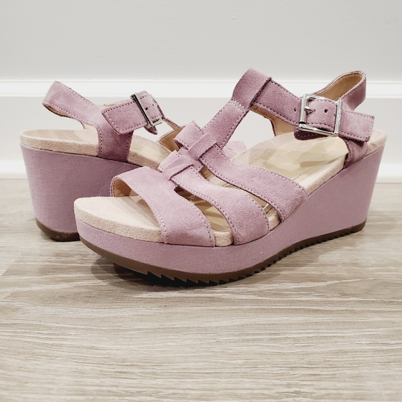 vionic tawny platform wedge